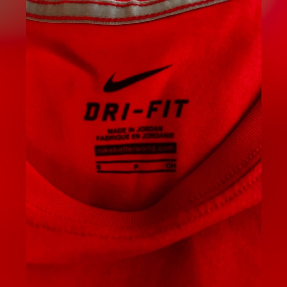 Nike Red Long sleeve Running Shirt - SMALL - Picture 2 of 4